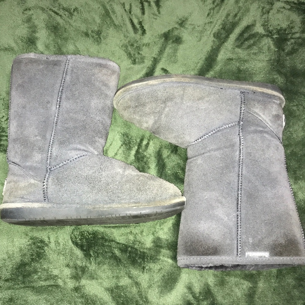 Bearpaw Grey Boots